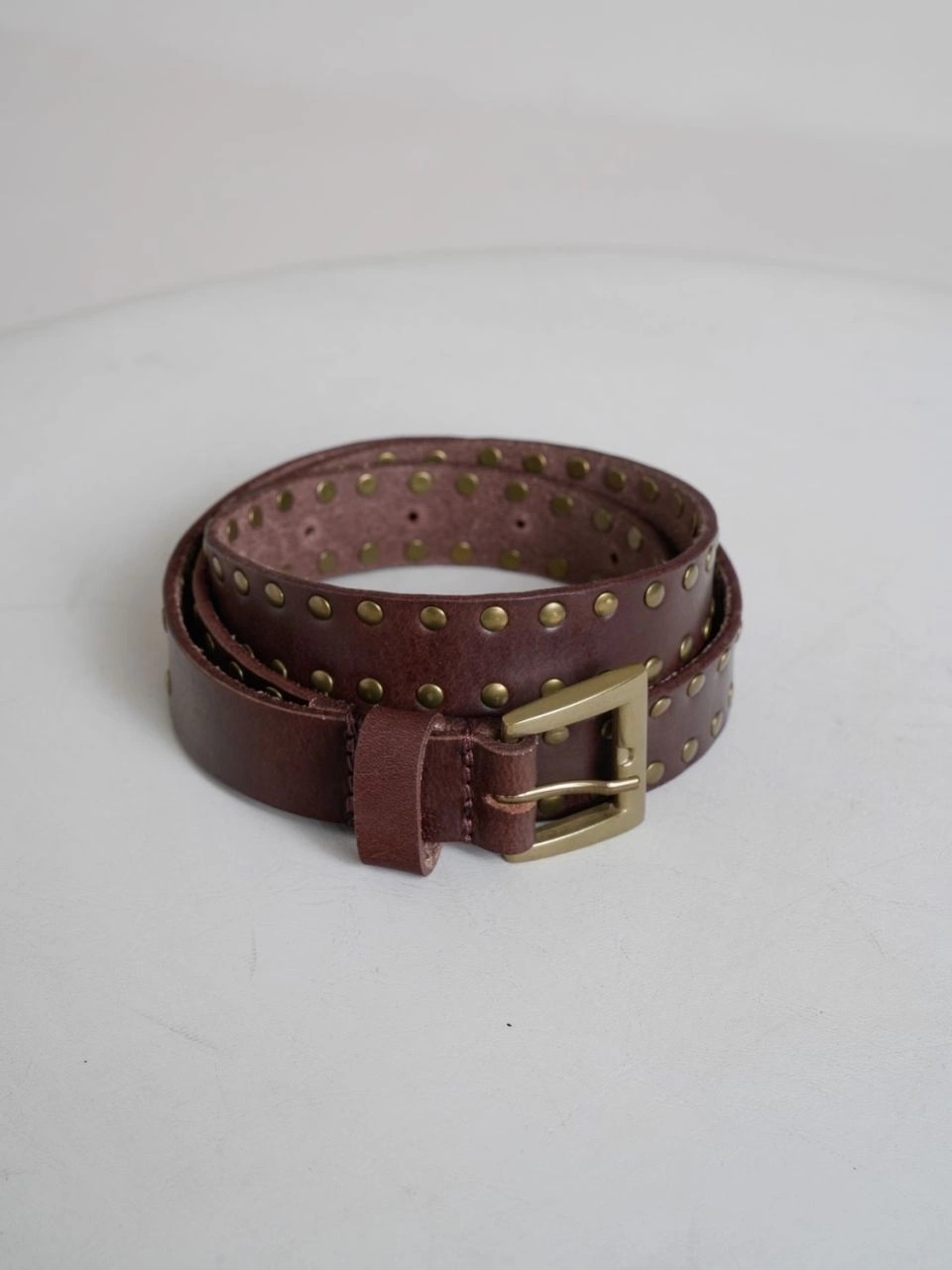 Cinturon piel con tachuelas V.I23.PL852