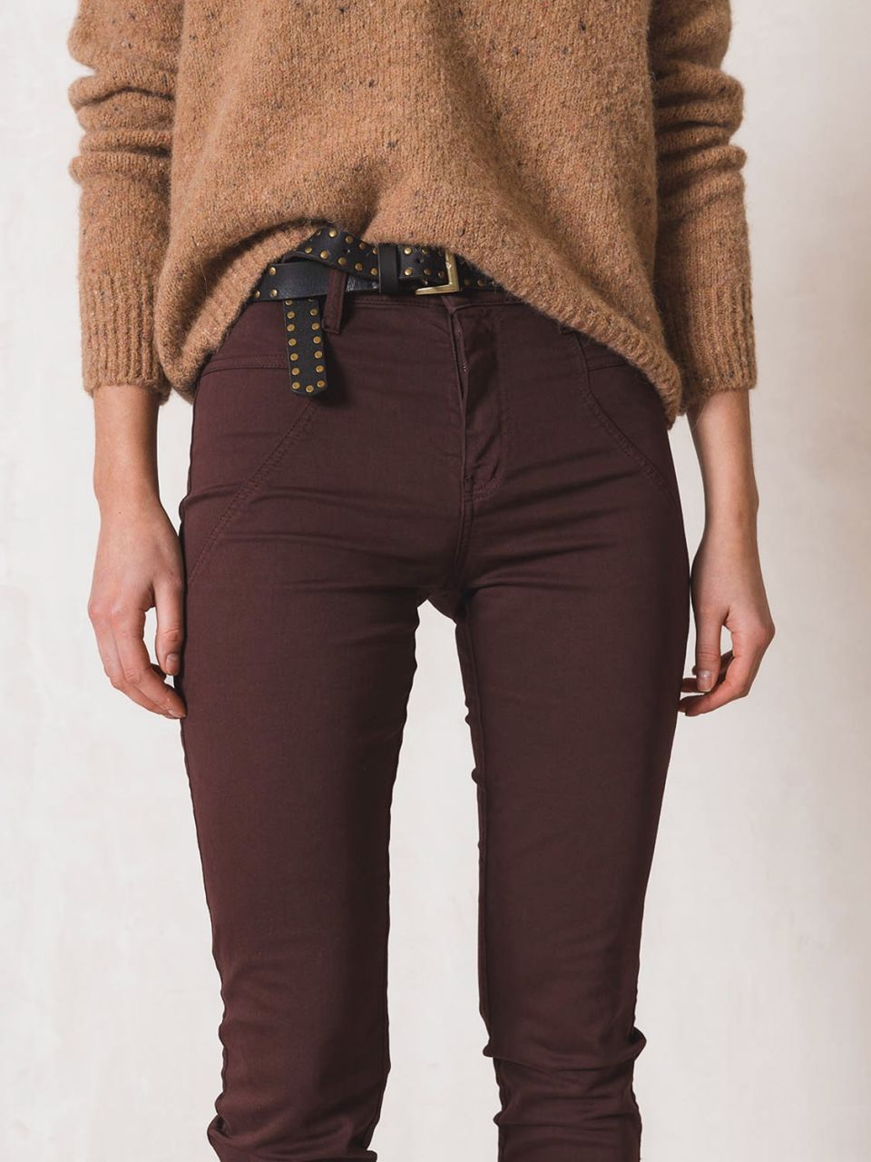 Cinturon piel con tachuelas V.I23.PL852