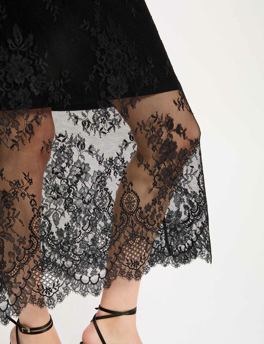 Falda larga con encaje negro 242-Jdenty