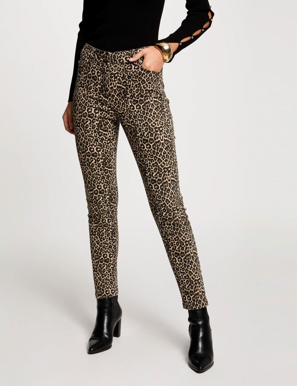 Pantalón slim estampado multicolor 242-pevam