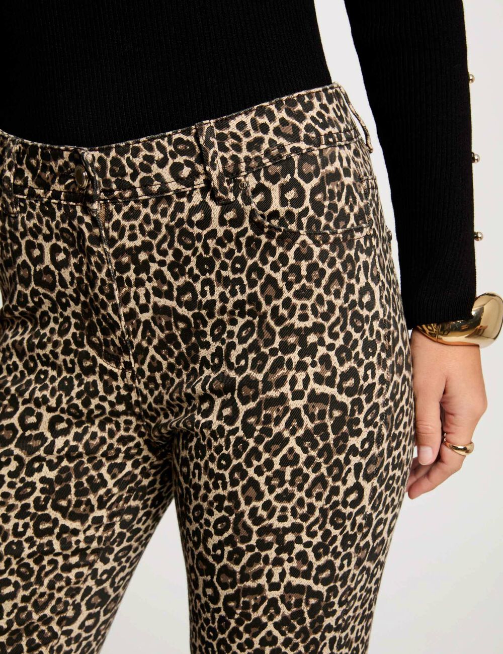 Pantalón slim estampado multicolor 242-pevam