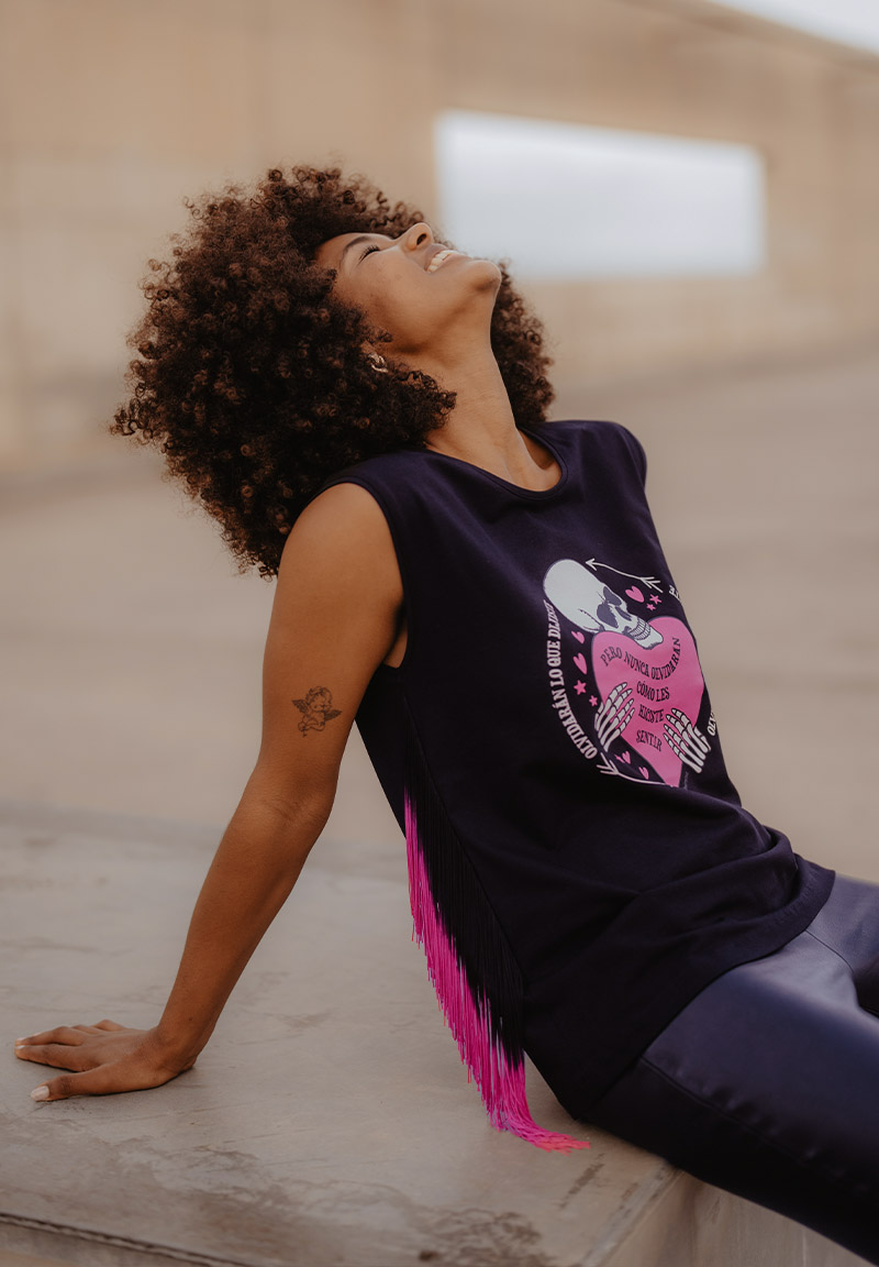 Camiseta Esqueleto Abrazo C19-761