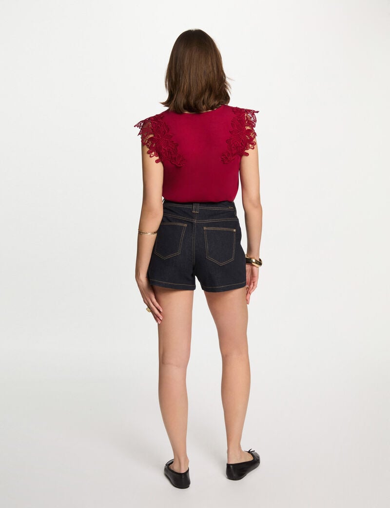 Camiseta negra con encaje desmangada 252-Dflower