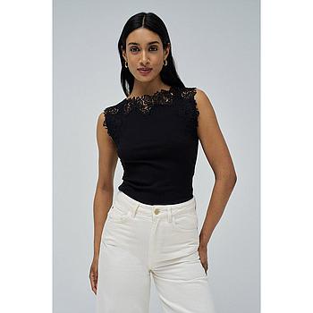 Camiseta desmangada con encaje 21009373